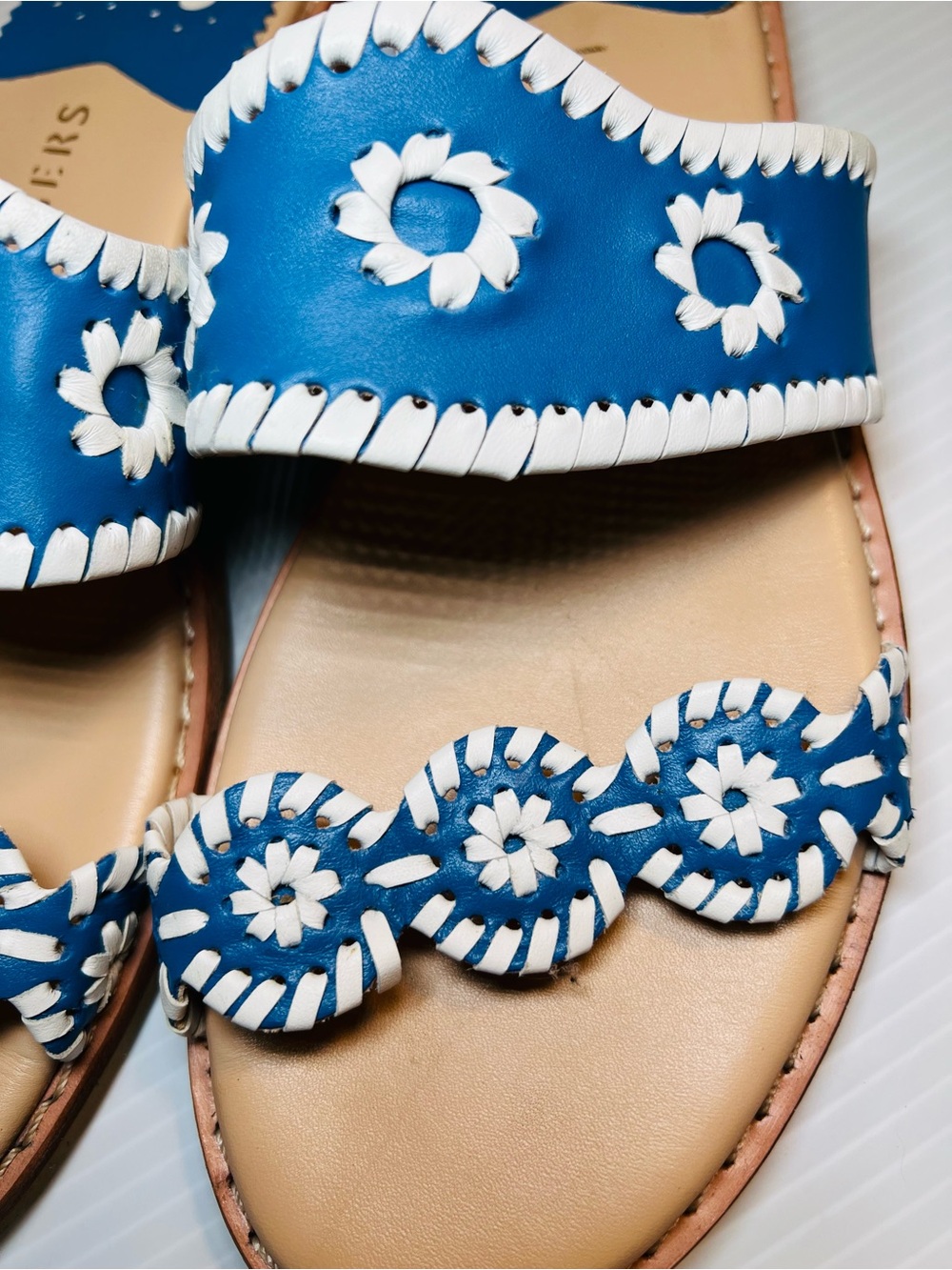 Jack Rogers Lauren Blue & White Double Scalloped Strap Slide Sandals Size 8.5 - Picture 9 of 10